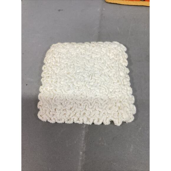 Set Of 7 Handmade Vintage - 5 Crochet Pot Holders, & A Corn And Chicken Figure - Picture 6 of 16